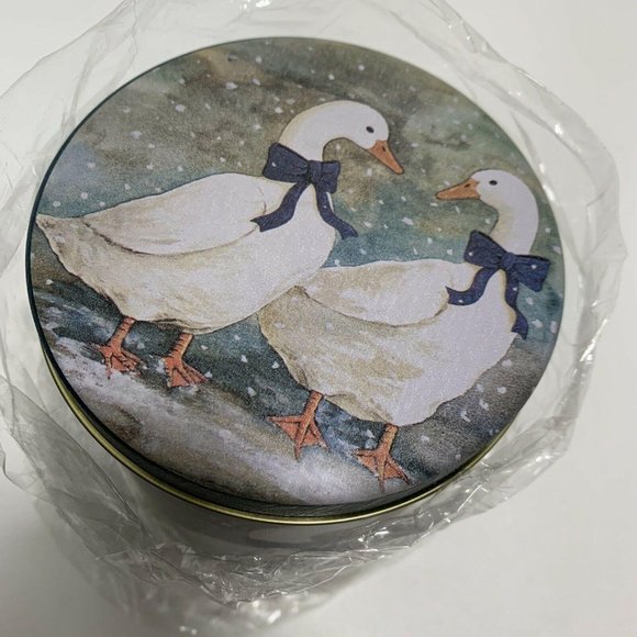 Vintage Nesting Metal Tin Canisters Winter Geese Ducks Set of 3 - Picture 3 of 5